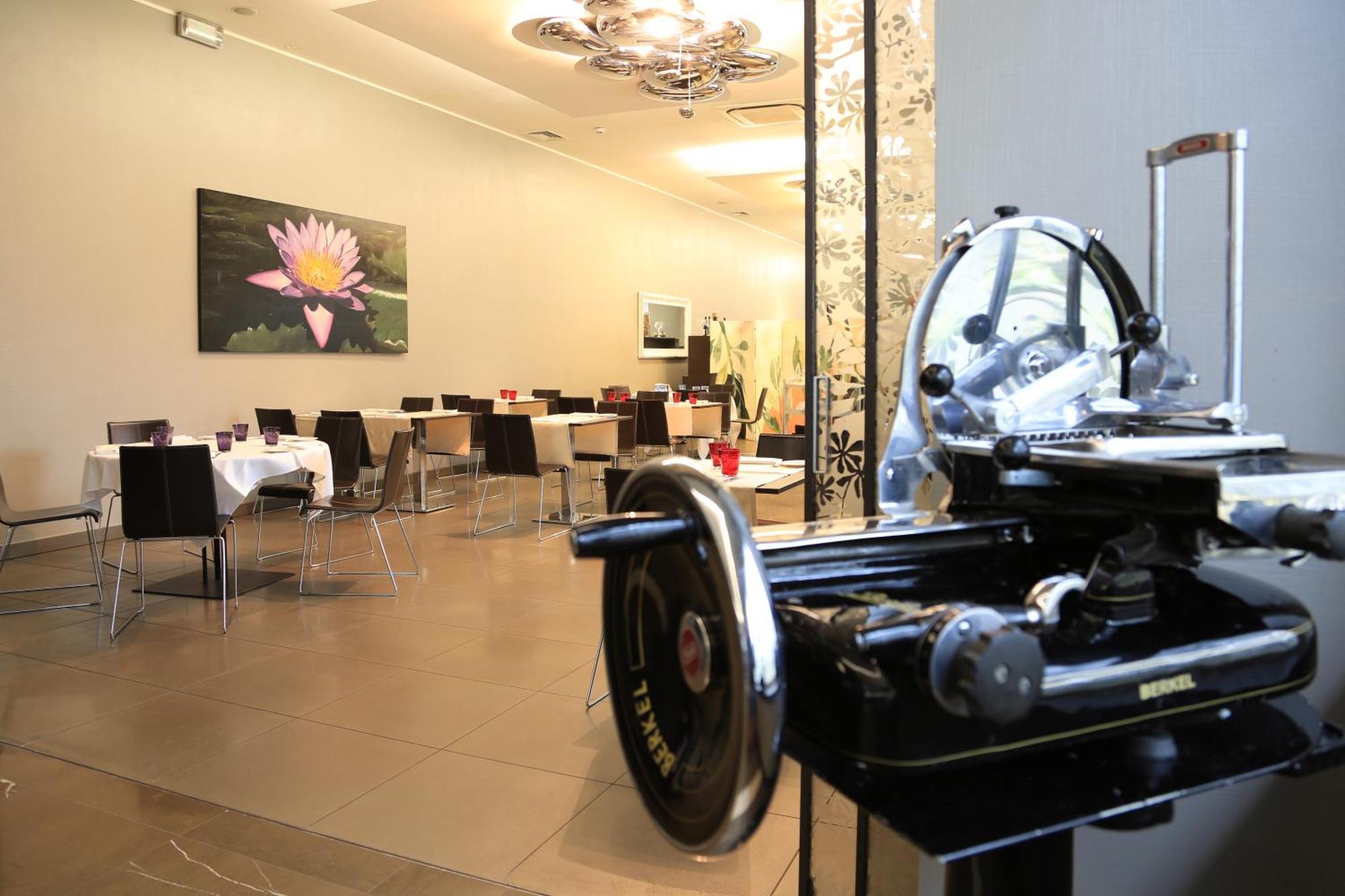 Klima Hotel Milano Fiere Esterno foto